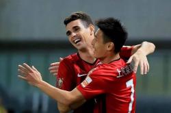 国安错失单刀球，巴萨门将神勇扑救成最大功臣！