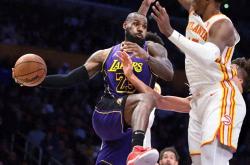 NBA常规赛：布朗克斯国王队大胜小牛队