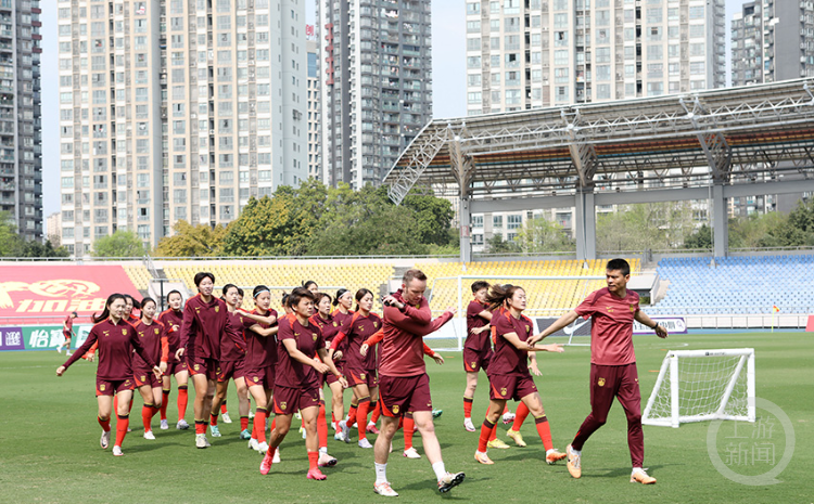 女足运动员在国际赛场上的表现受到关注