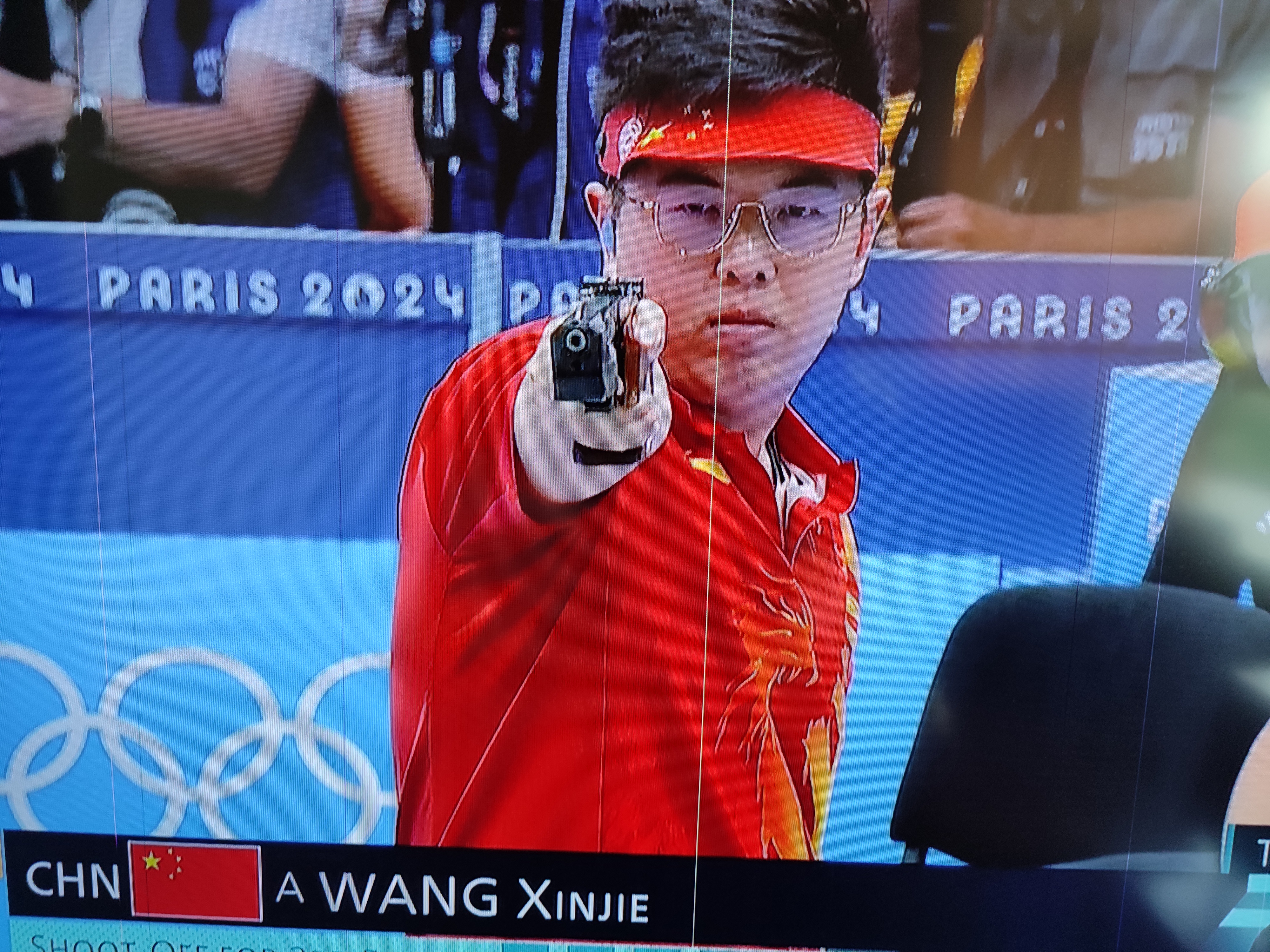 加蓬选手在射击比赛中取得好成绩