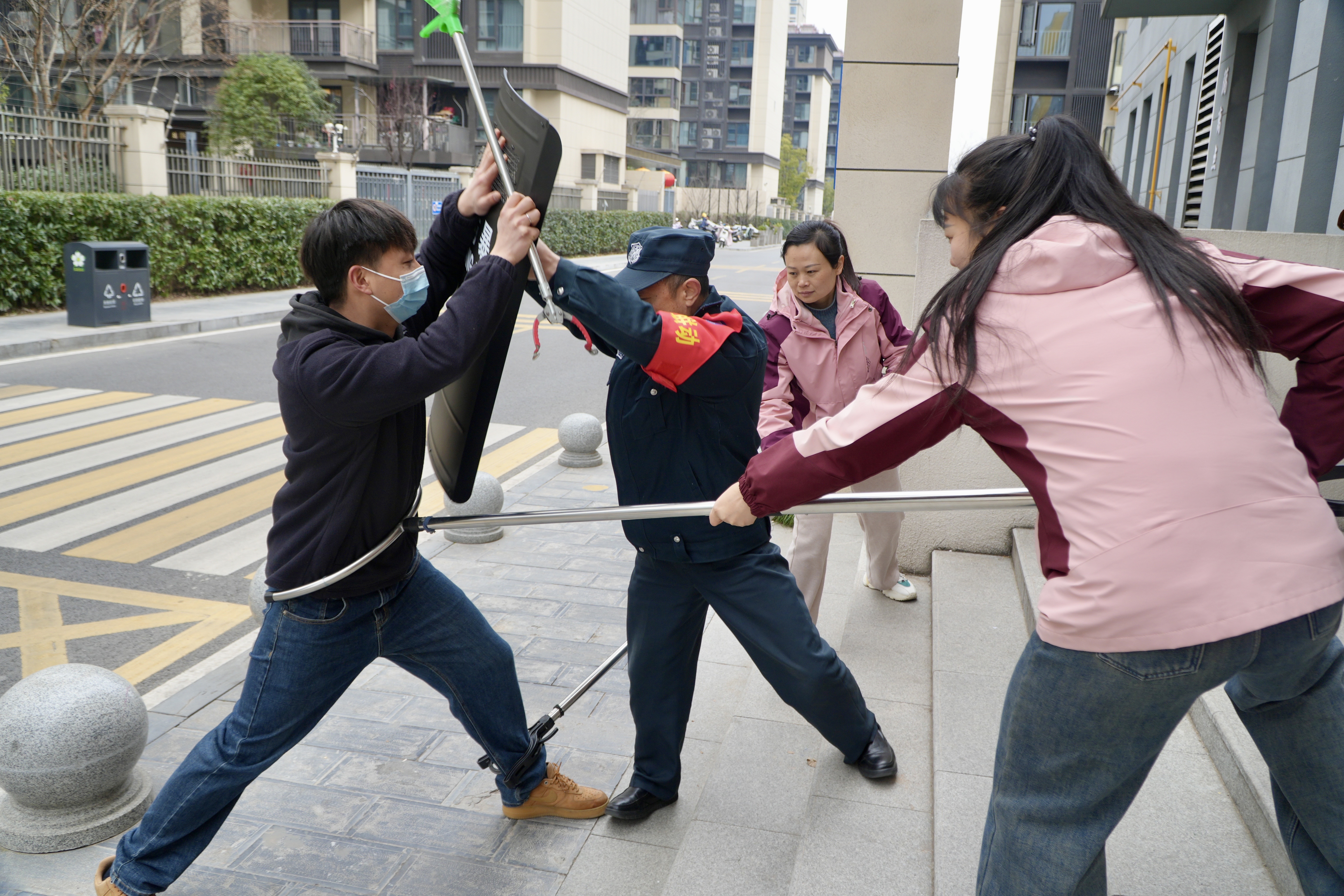 球队主场加强安保措施，防范暴乱事件