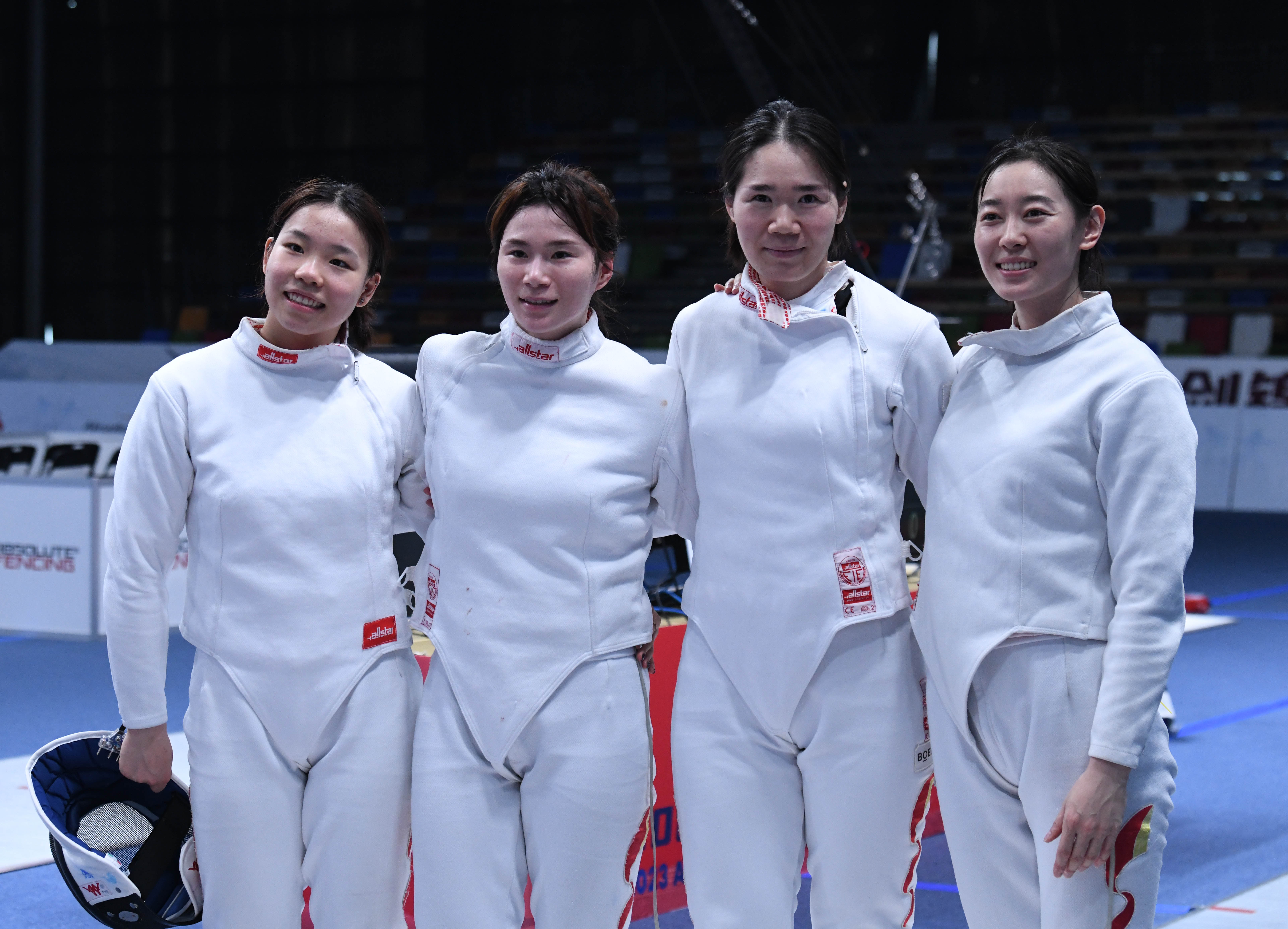 日本女子击剑队夺得团体冠军