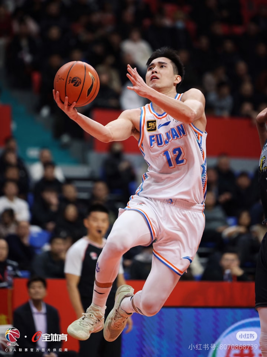 北京男篮客场略胜一筹，战胜福建队