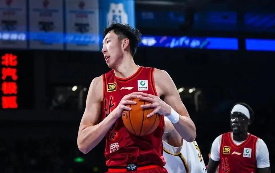 篮球明星因私事错过重要比赛