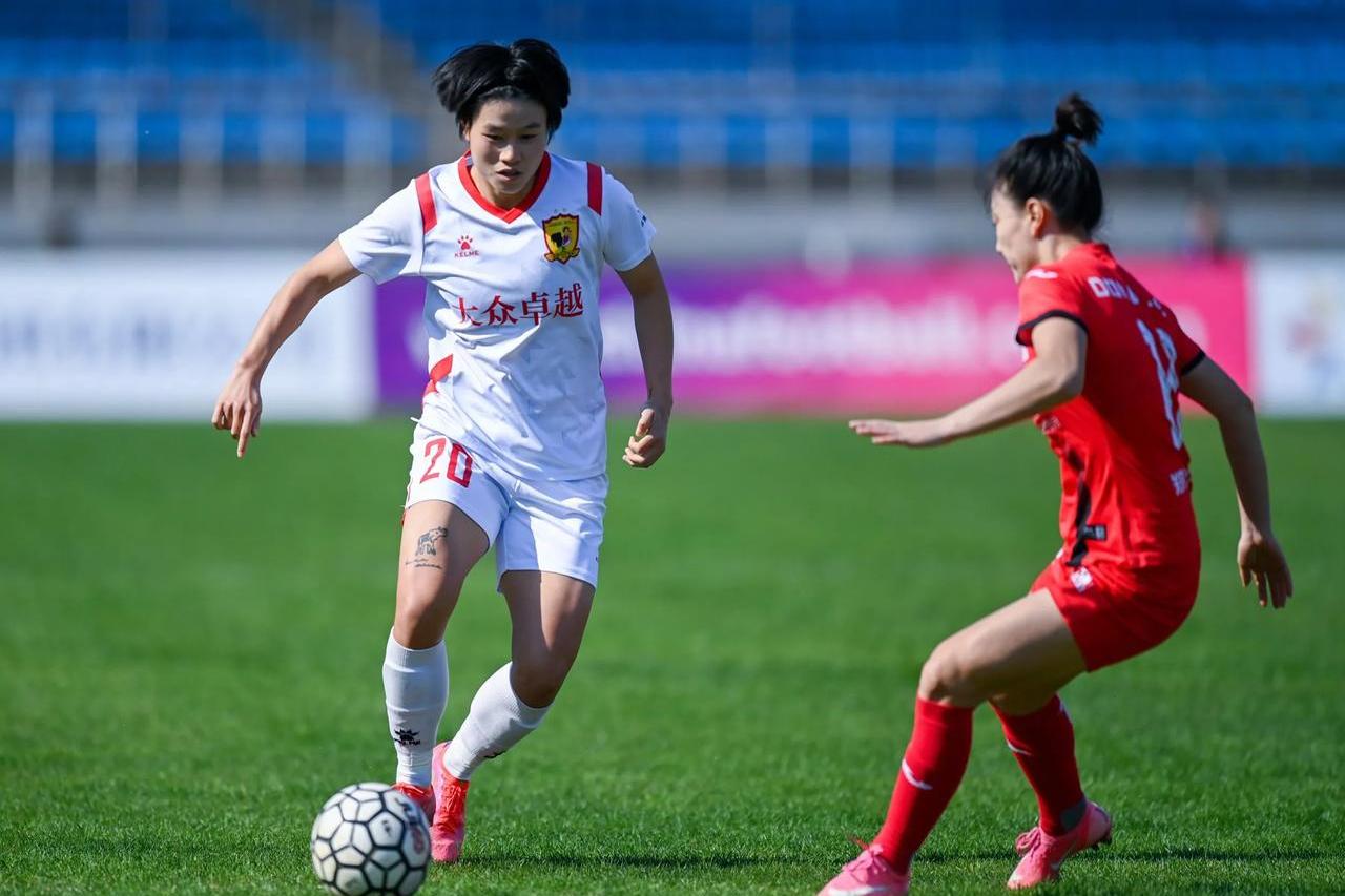 浙江女足球员接受战术训练：备战国家杯赛的简单介绍