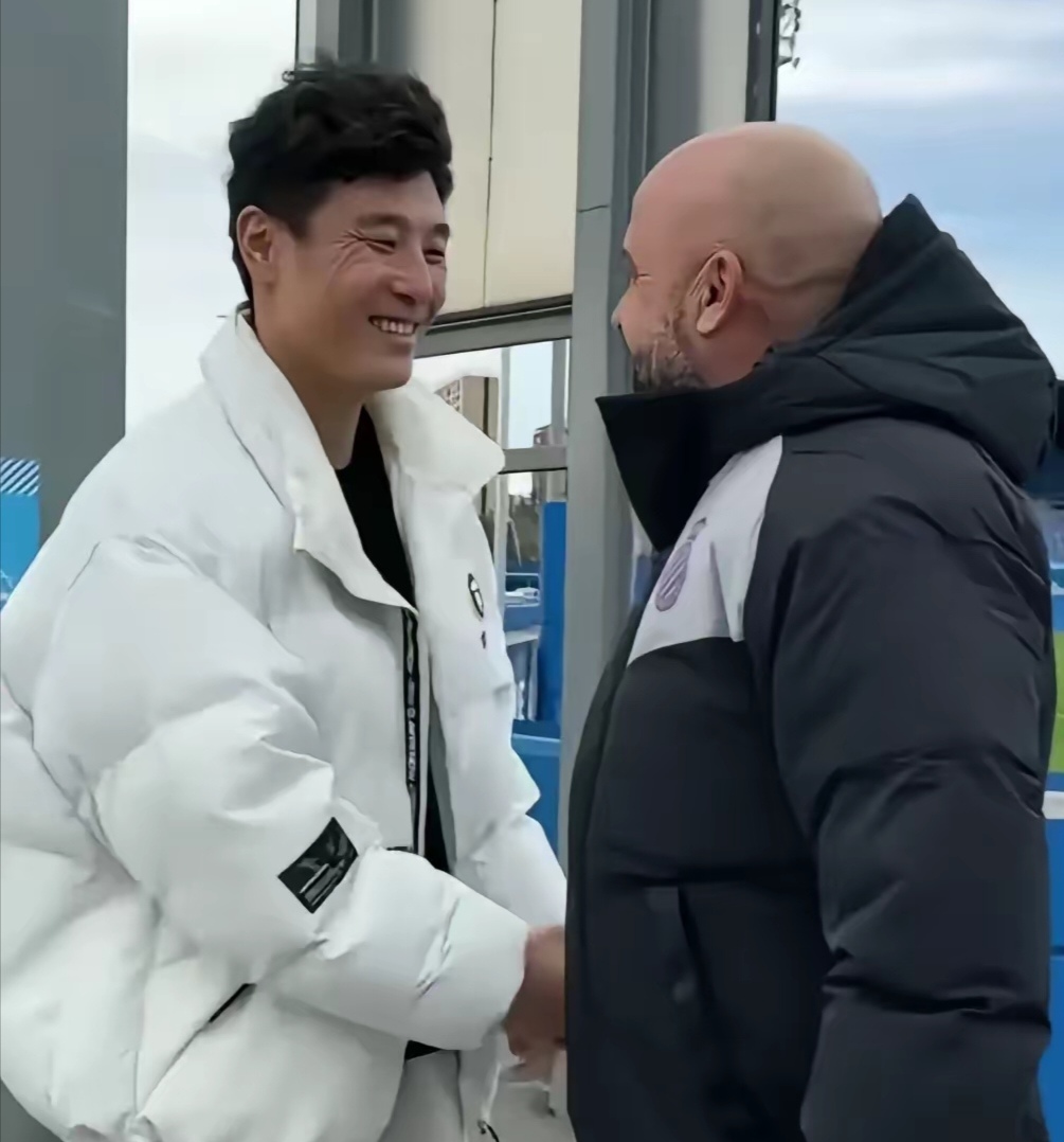 关于姆巴佩今日表现抢眼，武磊整场无解，教练赛后亲自拥抱的信息