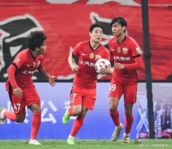 国米打破进球荒，武磊球迷集体高唱助威！