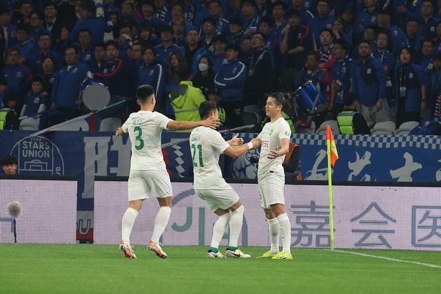 申花五连胜继续领跑积分榜，孙兴慜主帅陷下课危机！的简单介绍